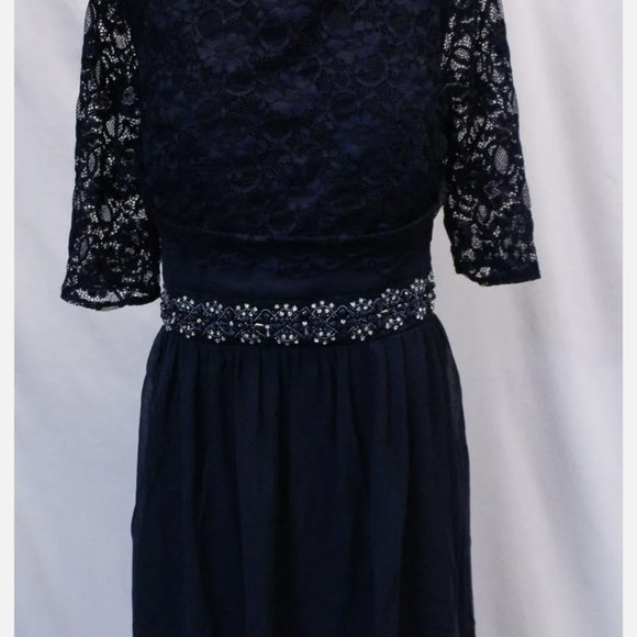 Beautiful Navy Dress with beads at the weist - Picture 3 of 6